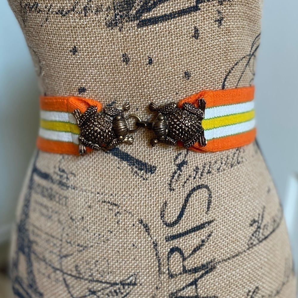Vintage Statement Brass-tone Double Frog Hook Closure Stretch Waist Belt Small - Picture 6 of 10